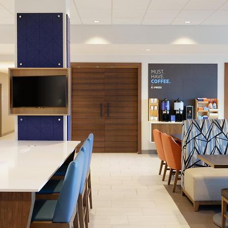 Holiday Inn Express & Suites Chicago - Matteson By Ihg Eksteriør billede