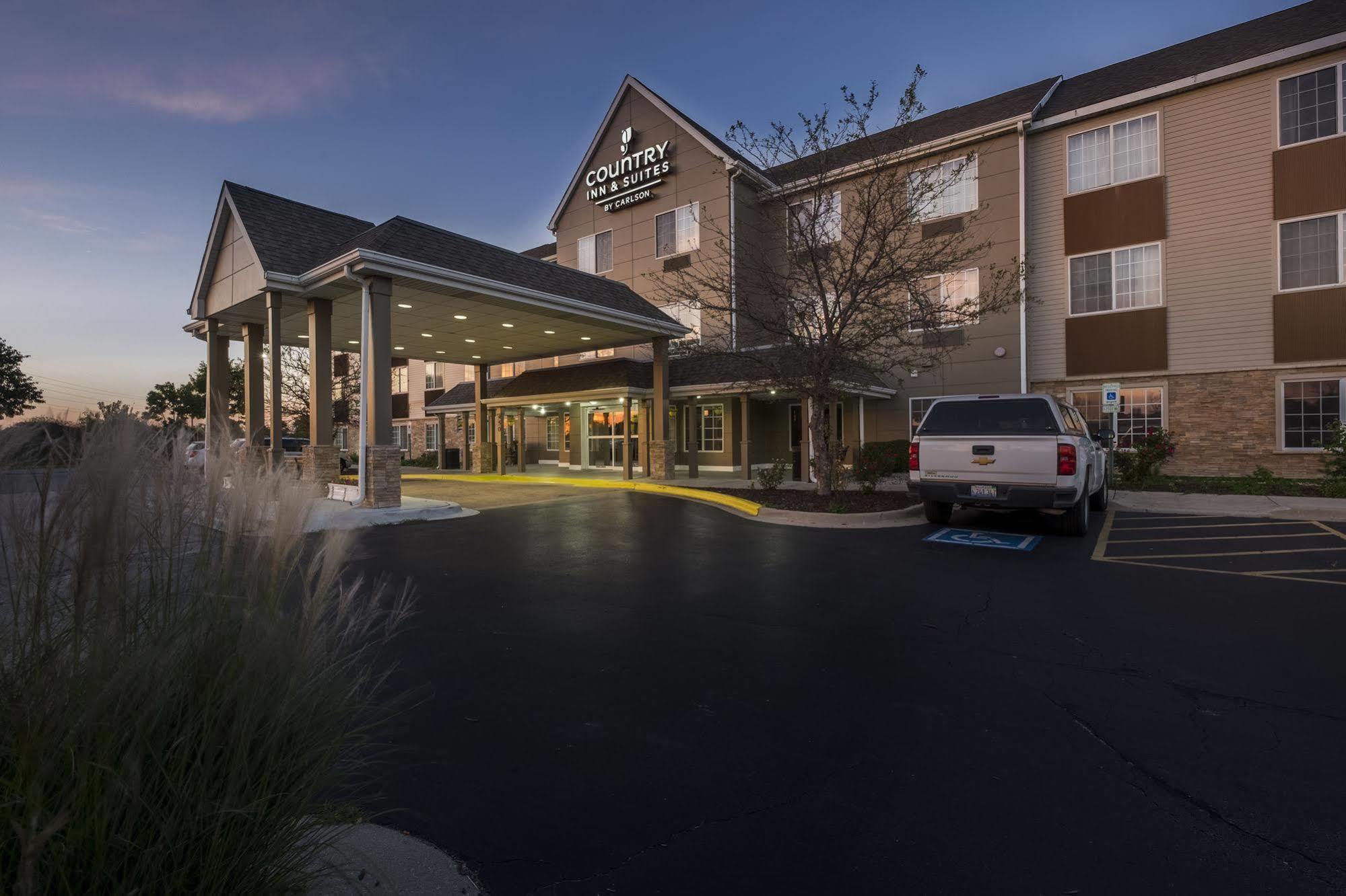Holiday Inn Express & Suites Chicago - Matteson By Ihg Eksteriør billede
